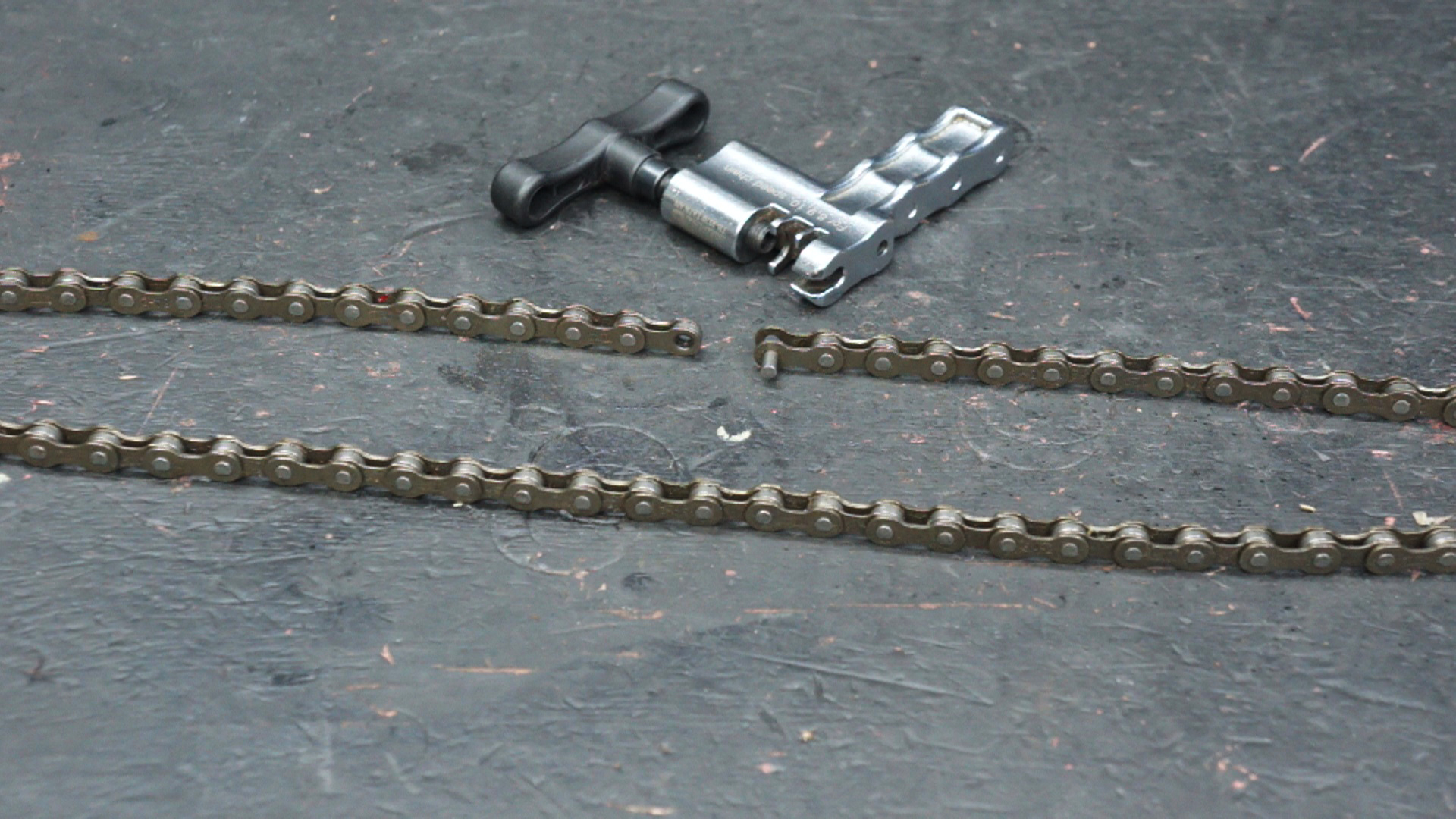 How to Put On a Bicycle Chain: 15 Steps