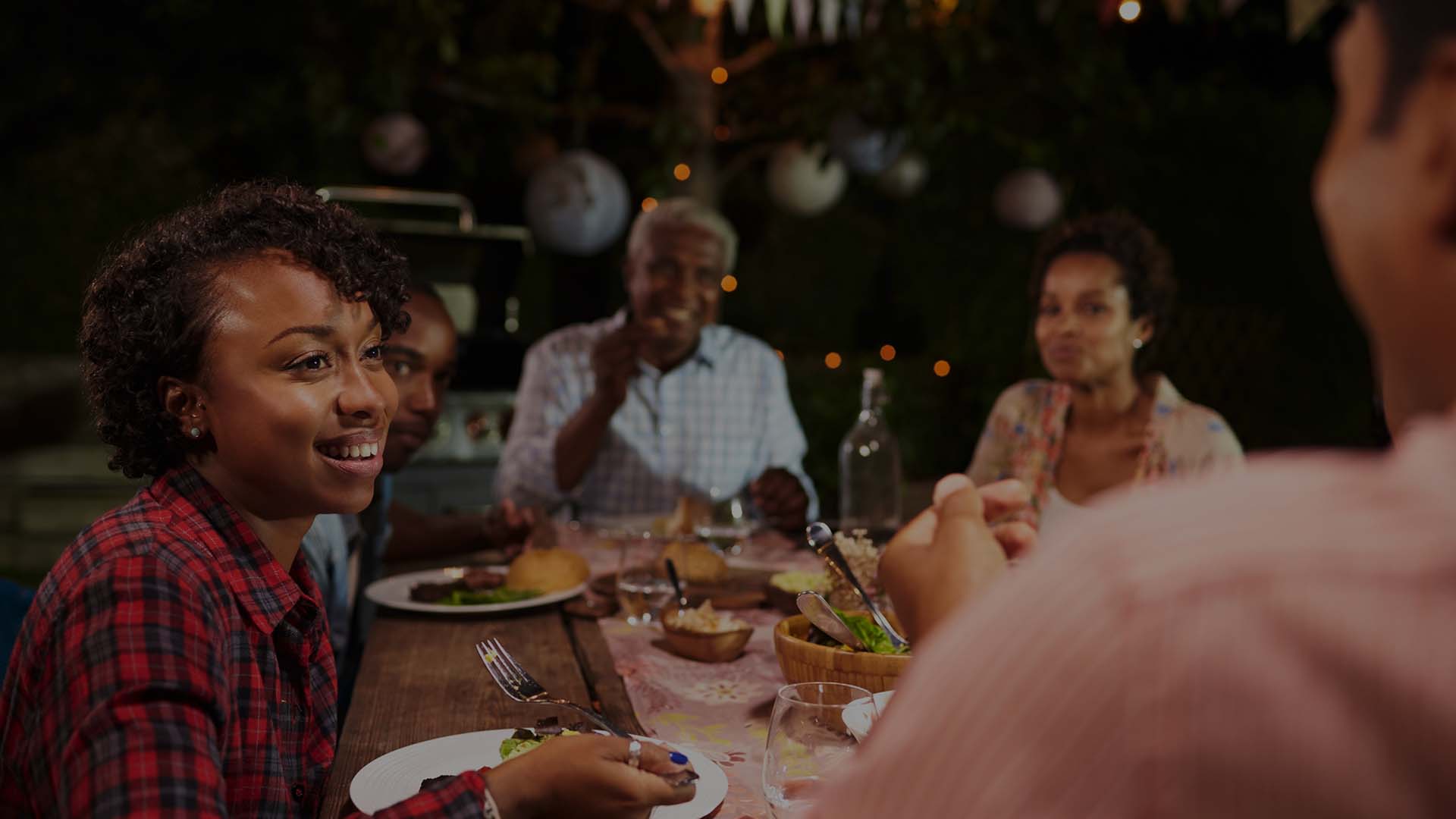 Video: How Do Wedding Planners Charge for Their Services?