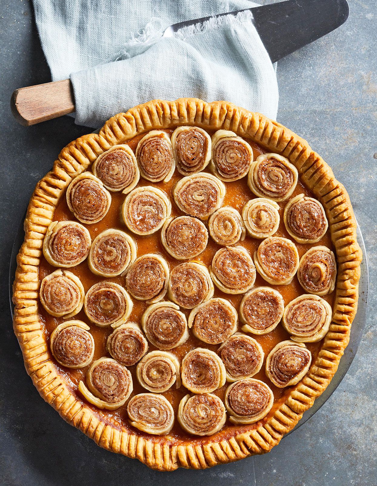 25 Fun Ideas for Hosting Thanksgiving
