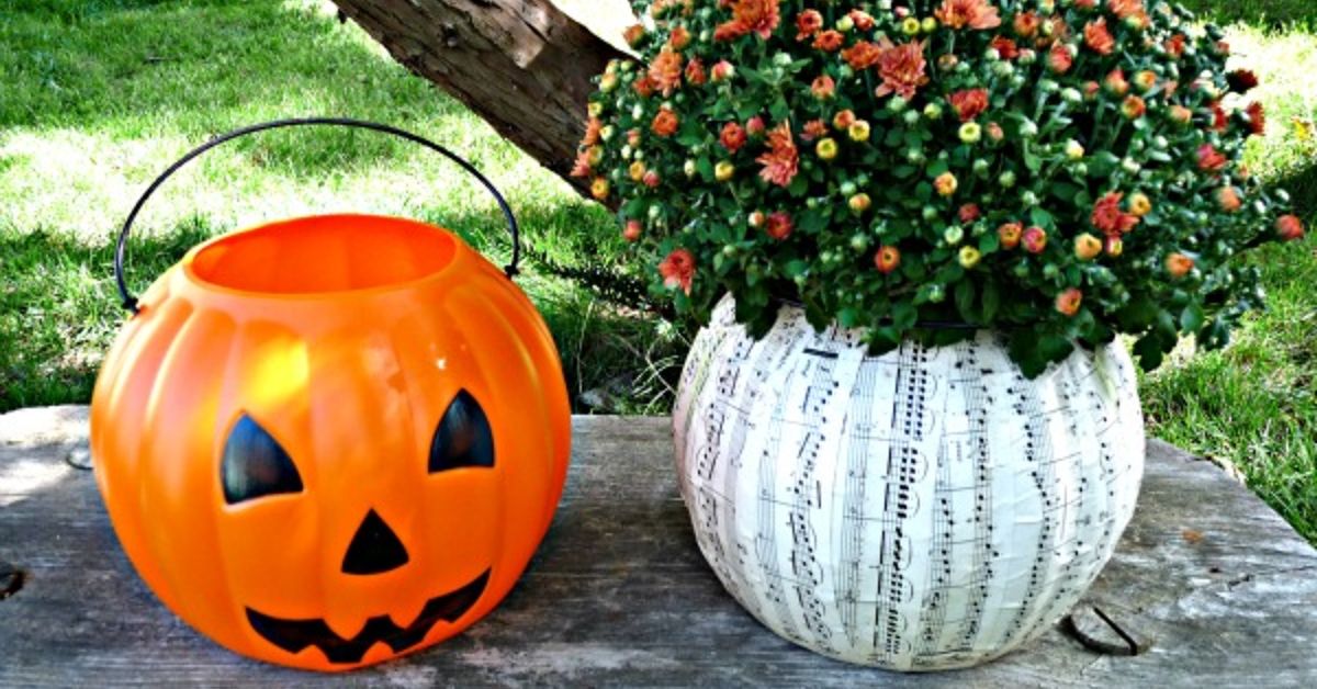 The Best Makeover for a $1 Plastic Pumpkin!